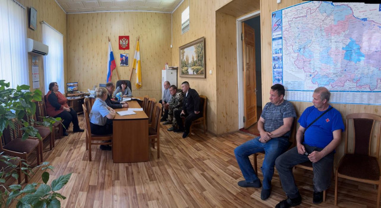 Во втором квартале 2024 года членами штаба народных дружин Апанасенковского муниципального округа и сотрудниками полиции отдела МВД России «Апанасенковский» с народными дружинниками народных дружин округа проведены занятия по темам:. Во втором квартале 2024 года членами штаба народных дружин Апанасенковского муниципального округа и сотрудниками полиции отдела МВД России «Апанасенковский» с народными дружинниками народных дружин округа проведены занятия по темам:.