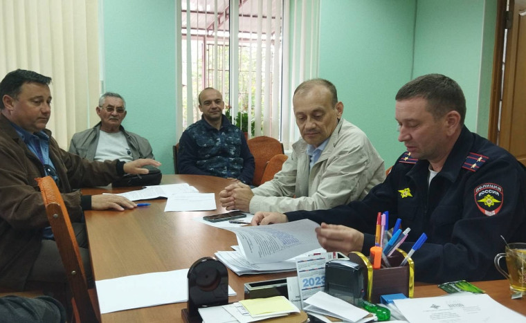 Рабочие встречи и занятия по правовой подготовке, применения народными дружинниками физической силы, медицинской подготовки. Рабочие встречи и занятия по правовой подготовке, применения народными дружинниками физической силы, медицинской подготовки.